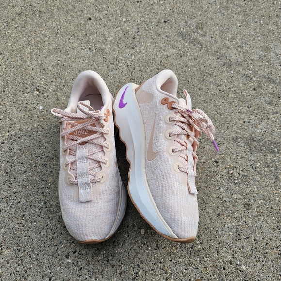 Nike Motiva - Picture 6 of 17